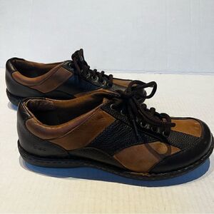 B.O.C. Loafers Tan and Brown Size 8 Lace up cushioned in sole leather upper